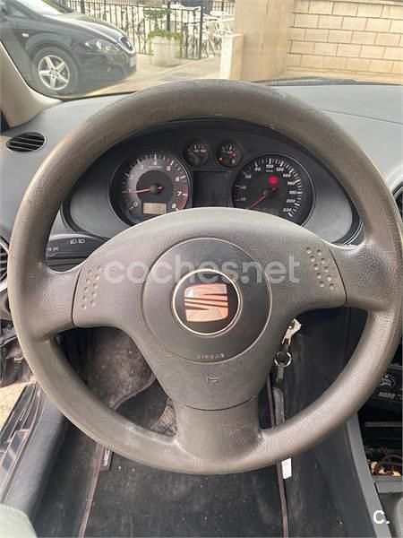 Usado Seat Ibiza Sport 100 CV (73 kW) 2005 Negro Utilitario