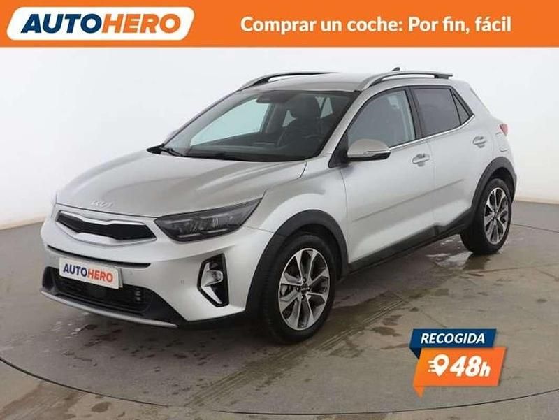 Usado Kia Stonic 101 CV (74 kW) 2023 Gris SUV