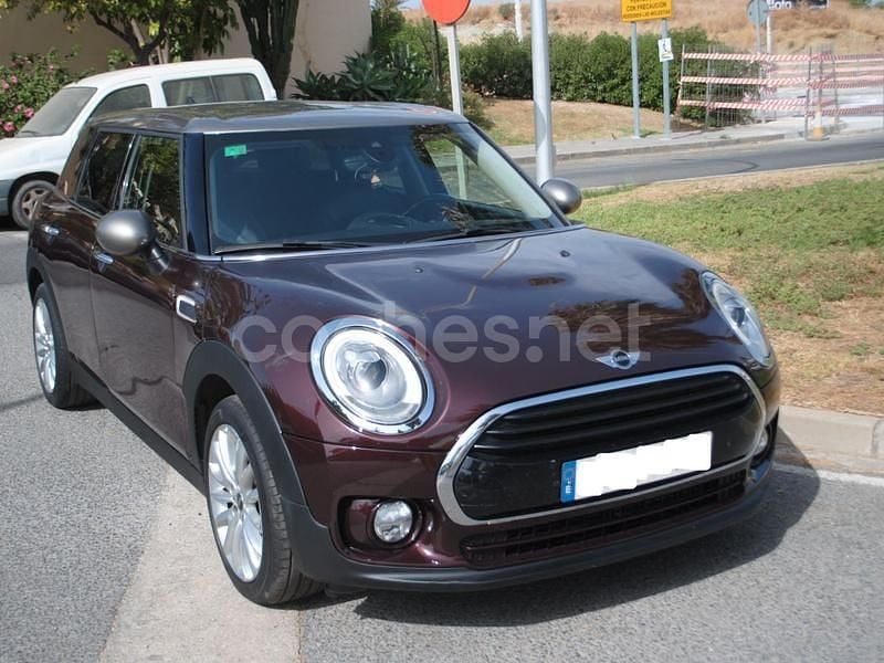 Usado Mini Cooper D Clubman 150 CV (110 kW) 2016 Granate Familiar