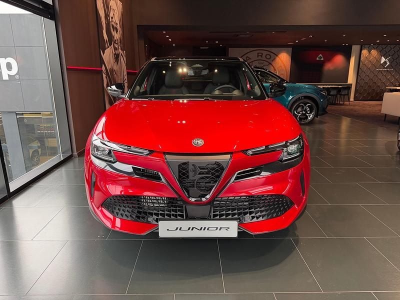 Nuevo Alfa Romeo Junior Edizione Speciale 145 CV (106 kW) 2025 Rojo SUV