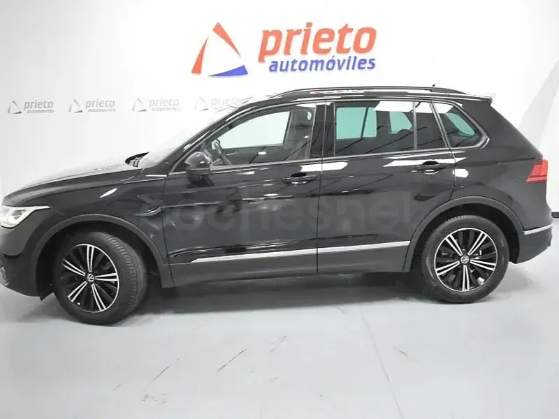 Usado VW Tiguan Life 150 CV (110 kW) 2021 Negro SUV