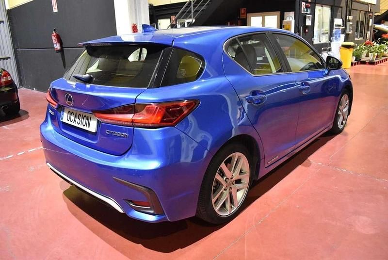 Usado Lexus CT200h Luxury Line 136 CV (100 kW) 2018 Azul Utilitario