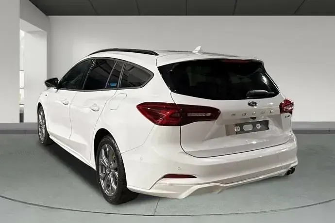 Usado Ford Focus ST-Line 126 CV (92 kW) 2024 Blanco Familiar