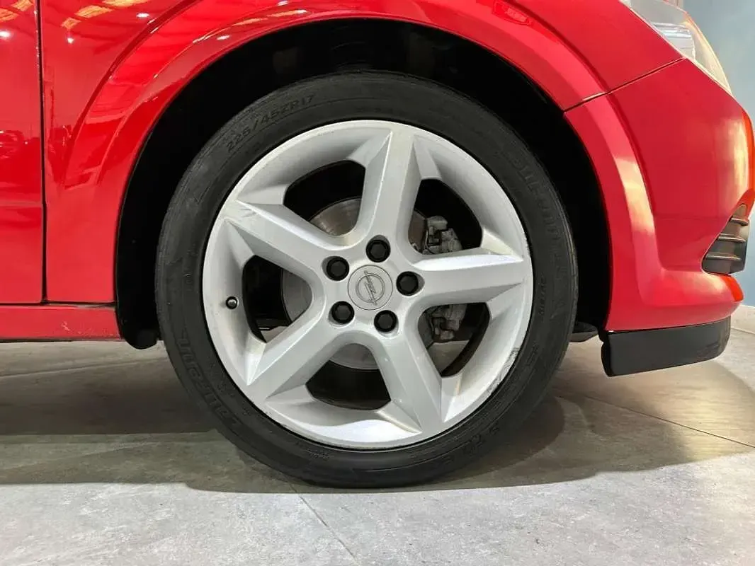 Usado Opel Astra GTC Sport 115 CV (84 kW) 2008 Rojo Utilitario