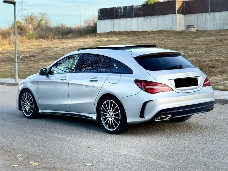 Usado Mercedes CLA200 Shooting Brake 136 CV (100 kW) 2019 Gris / plata Familiar