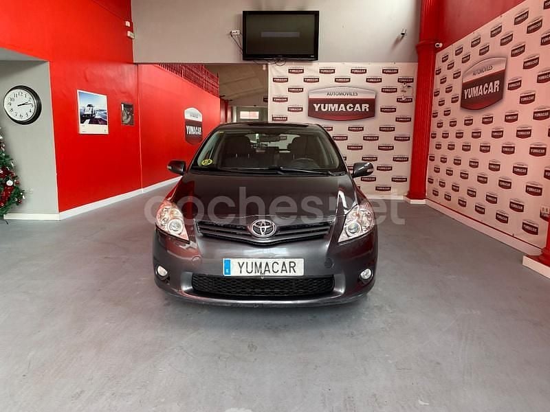 Gris / plata Usado 2012 Toyota Auris Active Berlina | 4990 € (Buen precio) - Imagen 1/4