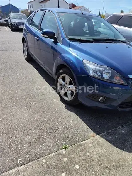 Usado Ford Focus Trend 109 CV (80 kW) 2010 Azul Familiar