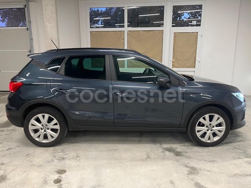 Usado Seat Arona Style 115 CV (84 kW) 2018 Gris / plata SUV