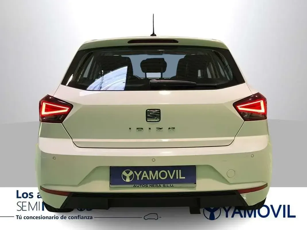 Usado Seat Ibiza Style 75 CV (55 kW) 2018 Blanco Utilitario