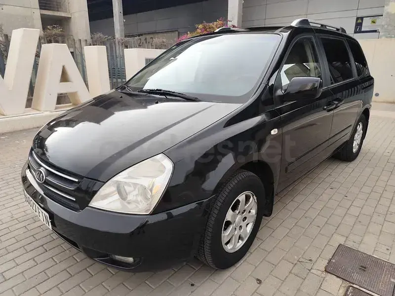 Usado Kia Carnival 185 CV (136 kW) 2008 Negro Monovolumen