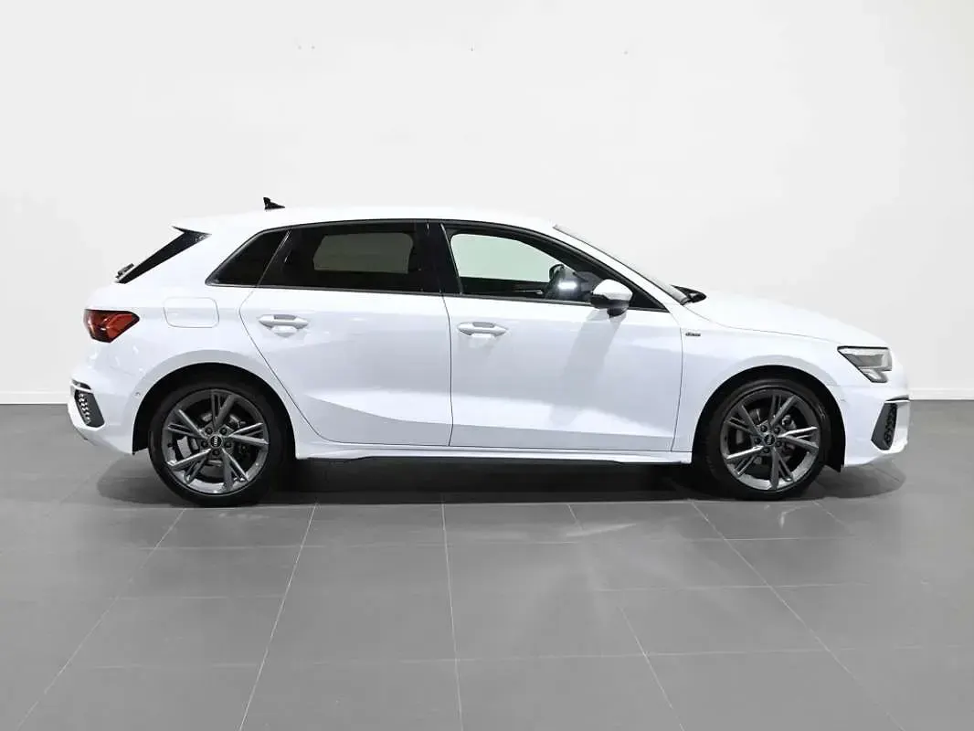 Usado Audi A3 Sportback S-Line 150 CV (110 kW) 2023 Blanco Utilitario