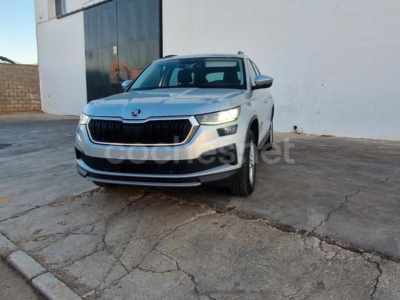 Usado Skoda Kodiaq Ambition 150 CV (110 kW) 2022 Gris / plata SUV