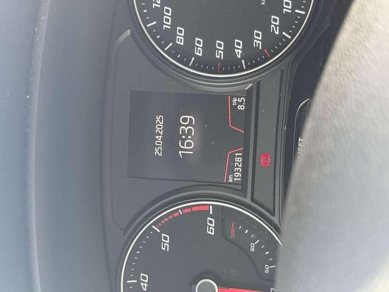 Usado Seat Leon 116 CV (85 kW) 2019 Blanco Utilitario