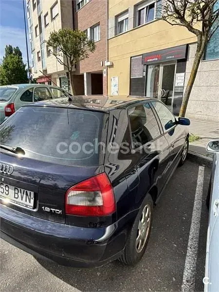 Usado Audi A3 Attraction 110 CV (80 kW) 2002 Azul Utilitario