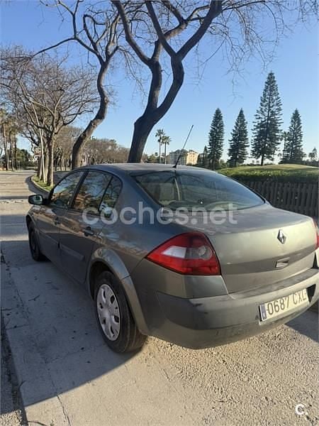 Begagnad Renault Mégane II Expression 100 HK (73 kW) 2004 Grön Sedan