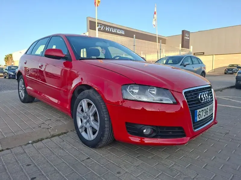 Usado Audi A3 Sportback Ambiente 140 CV (102 kW) 2012 Rojo Utilitario