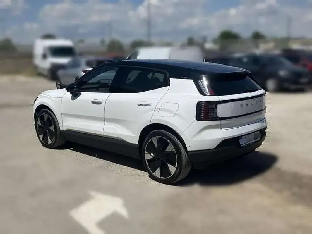 Usado Volvo EX30 Ultra 314 kW (428 CV) 2024 Blanco SUV