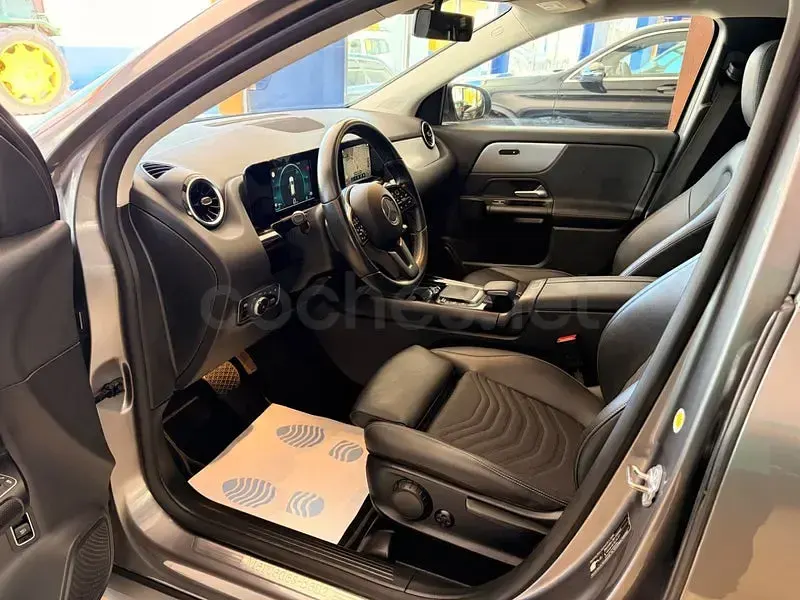 Usado Mercedes GLA200 150 CV (110 kW) 2021 Gris / plata SUV