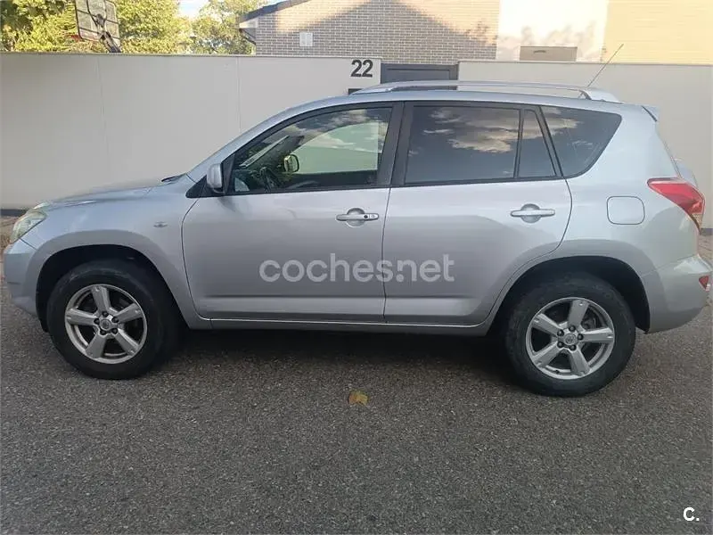 Usado Toyota RAV4 Executive 152 CV (111 kW) 2006 Gris / plata SUV