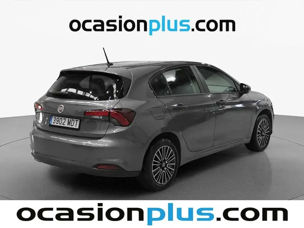 Usado Fiat Tipo 99 CV (72 kW) 2023 Gris Utilitario