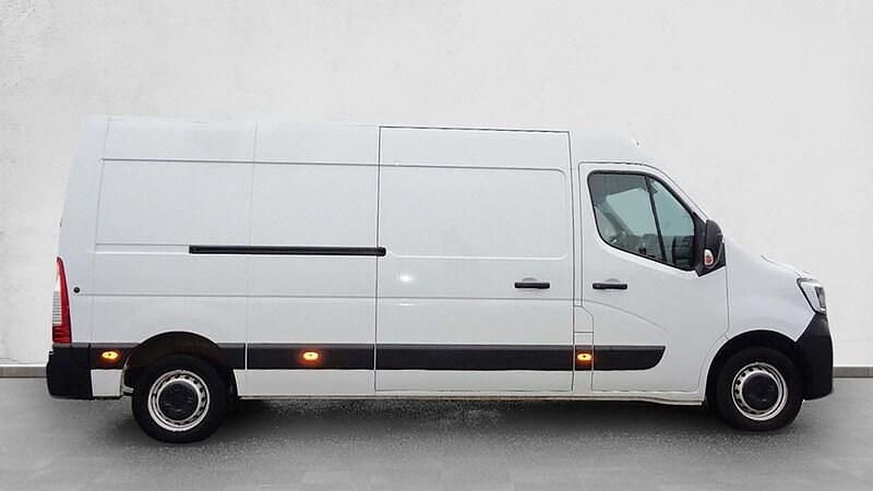 Usado Renault Master 135 CV (99 kW) 2023 Blanco Monovolumen