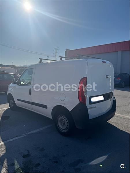 Blanco Usado 2012 Fiat Doblò Monovolumen | 6500 € (Caro) - Imagen 1/4