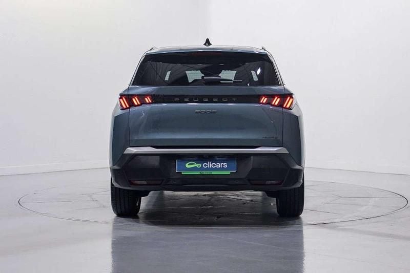 Usado Peugeot 5008 Allure 136 CV (100 kW) 2025 Azul SUV
