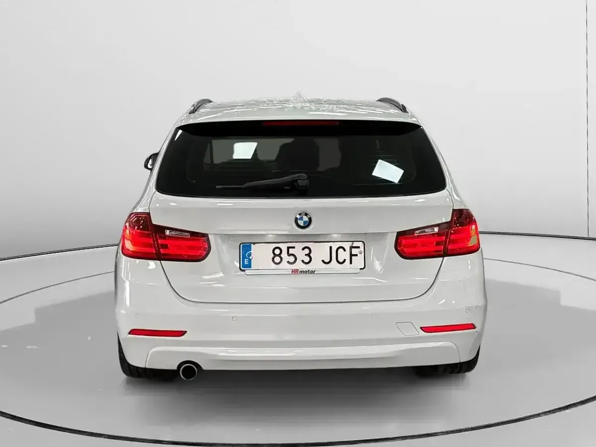 Usado BMW 318 143 CV (105 kW) 2015 Blanco Familiar