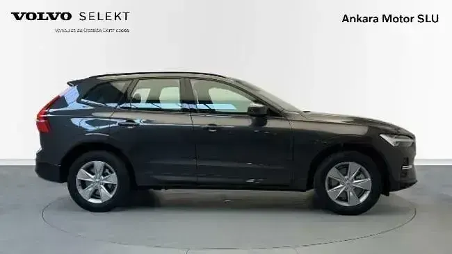 Usado Volvo XC60 Momentum 199 CV (146 kW) 2022 Gris SUV