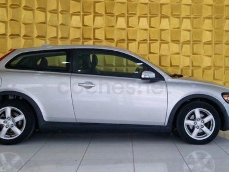 Usado Volvo C30 Momentum 136 CV (100 kW) 2007 Negro Utilitario
