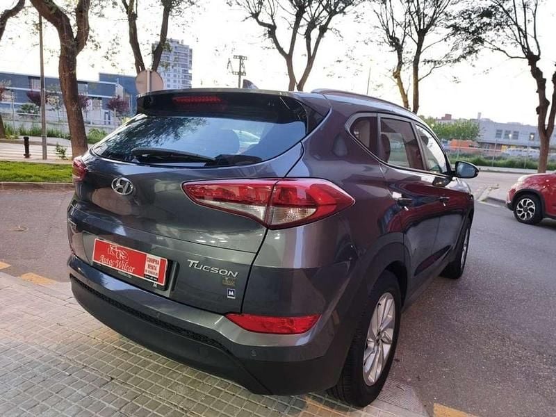 Käytetty Hyundai Tucson 132 HP (97 kW) 2018 Sininen Katumaasturi