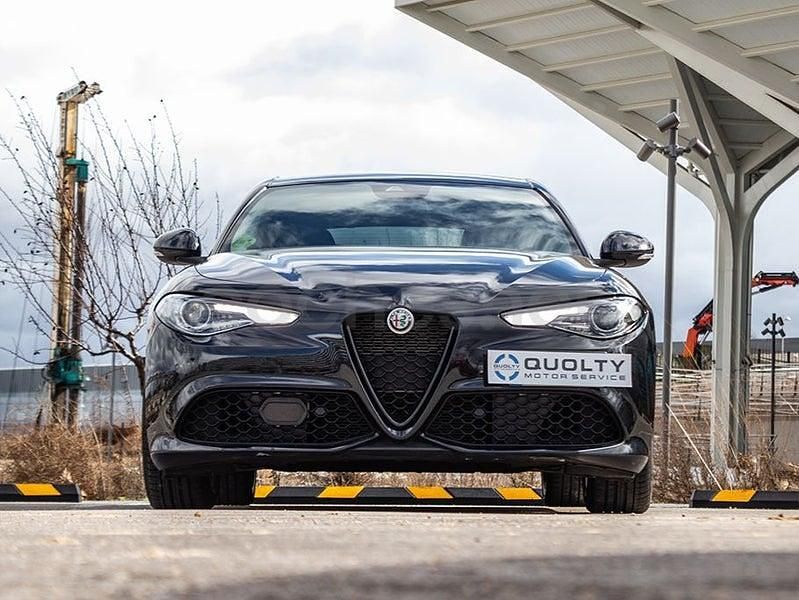 Usado Alfa Romeo Giulia Veloce 210 CV (154 kW) 2023 Negro Berlina