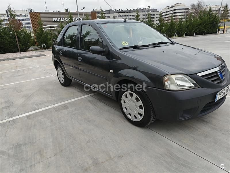 Usado Dacia Logan Ambiance 70 CV (51 kW) 2008 Marrón Berlina