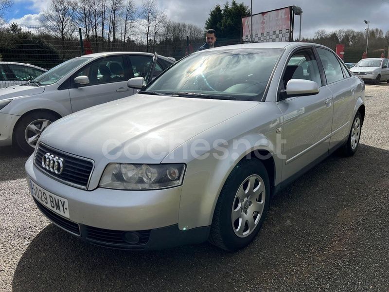 Gris / plata Usado 2002 Audi A4 Berlina | 2900 € (Precio justo) - Imagen 1/4