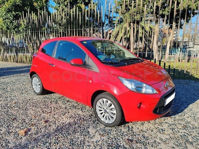Usado Ford Ka 69 CV (50 kW) 2014 Rojo Berlina