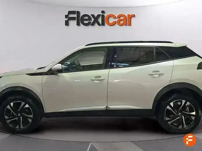 Usado Peugeot 2008 Allure 130 CV (95 kW) 2020 Blanco SUV