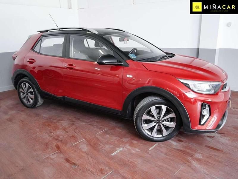 Usado Kia Stonic 101 CV (74 kW) 2021 Rojo SUV