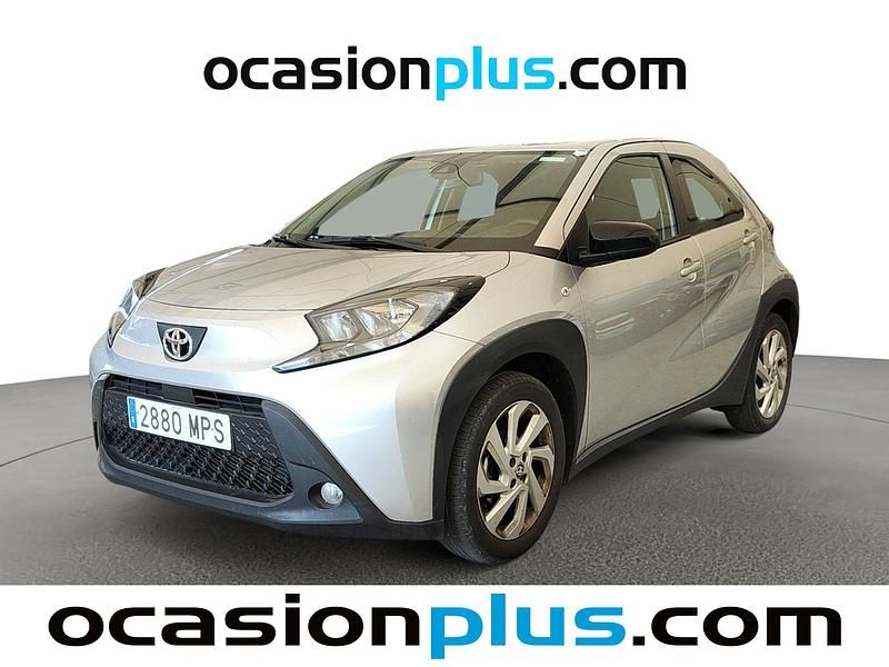 Usado Toyota Aygo X Play 72 CV (52 kW) 2024 Gris SUV