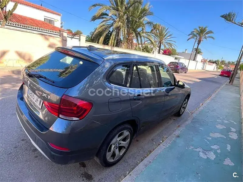 Usado BMW X1 143 CV (105 kW) 2015 Gris / plata SUV