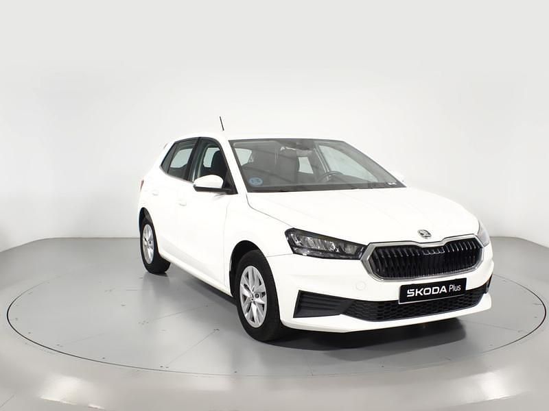 Blanco Usado 2023 Skoda Fabia Ambition Utilitario | 16.600 € (Un poco caro) - Imagen 1/4