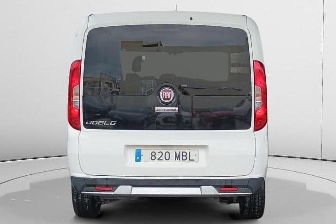Usado Fiat Doblò Trekking 120 CV (88 kW) 2022 Monovolumen