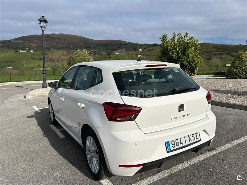 Usado Seat Ibiza Style Plus 95 CV (69 kW) 2019 Blanco Utilitario
