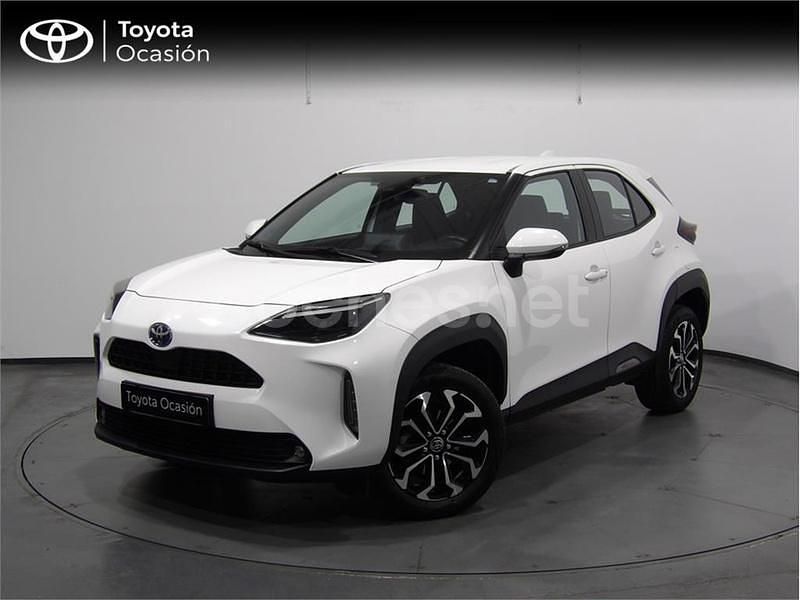 Negro Usado 2023 Toyota Yaris Cross Active SUV | 23.990 € (Un poco caro) - Imagen 1/4