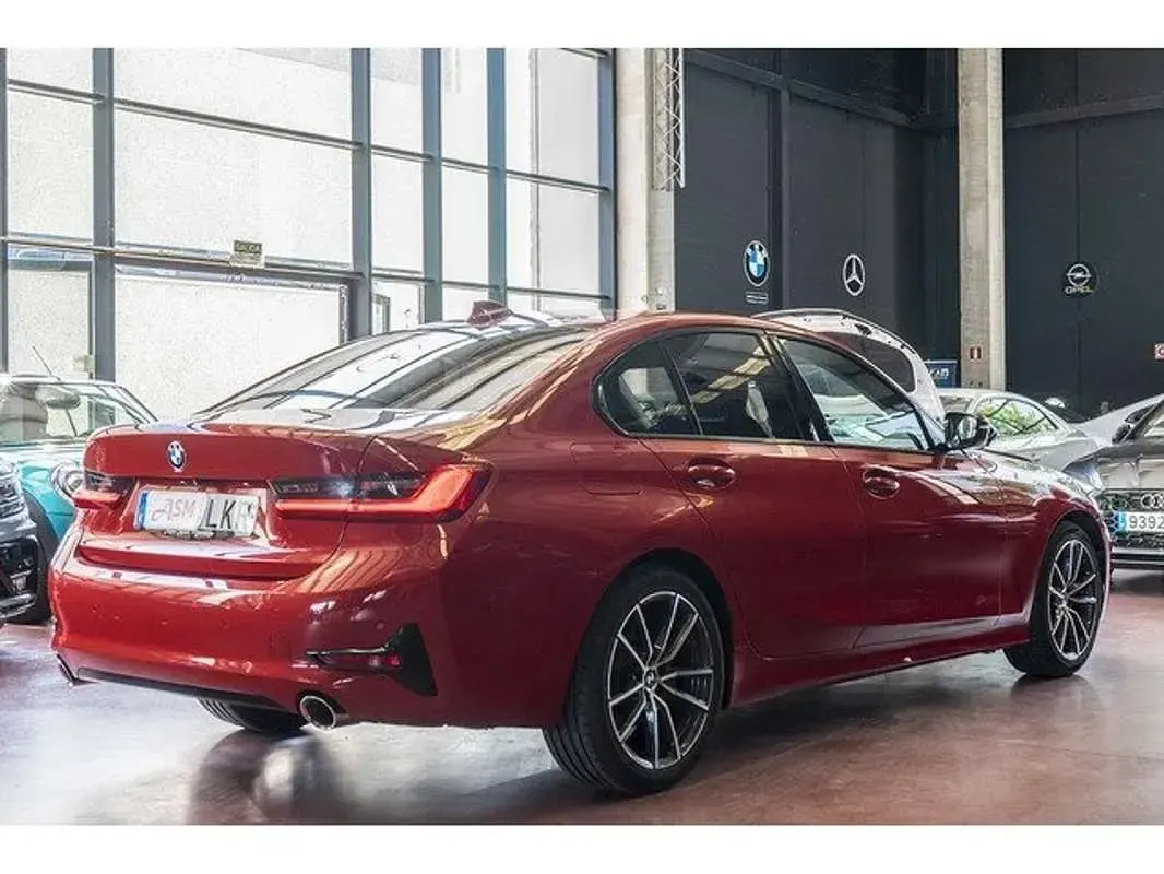 Używany BMW 320 Shadowline 190 KM (139 kW) 2020 Czerwony Sedan/Limuzyna