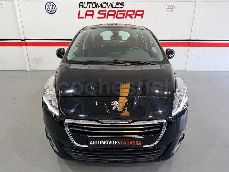 Usado Peugeot 5008 Active 155 CV (114 kW) 2014 Negro Monovolumen