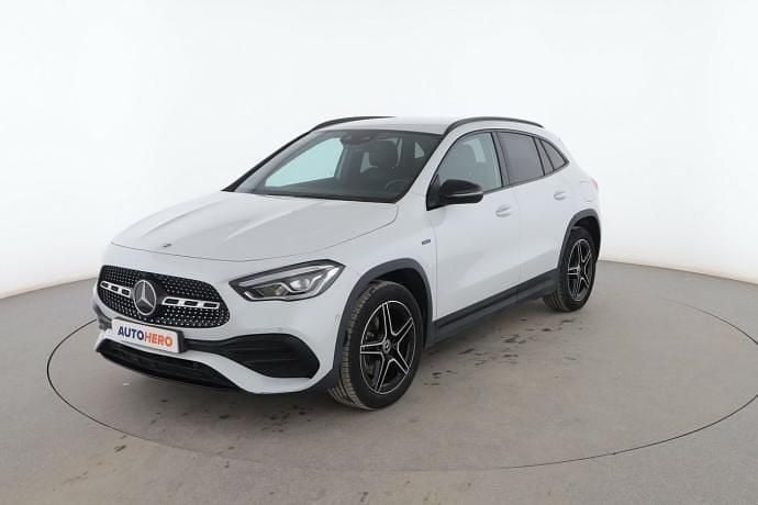 Blanco Usado 2020 Mercedes GLA250 AMG line SUV | 32.099 € (Buen precio) - Imagen 1/4