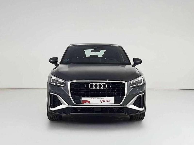 Usado Audi Q2 Black Edition 150 CV (110 kW) 2025 Gris SUV