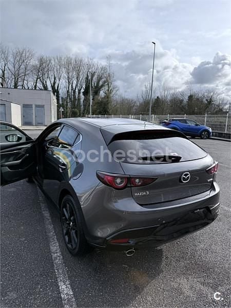 Usado Mazda 3 Homura-Line 140 CV (102 kW) 2024 Gris / plata Berlina
