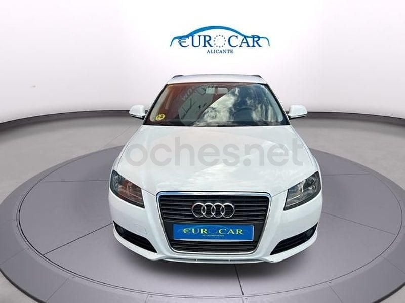 Käytetty Audi A3 Comfort 105 HP (77 kW) 2010 Valkoinen Viistoperä