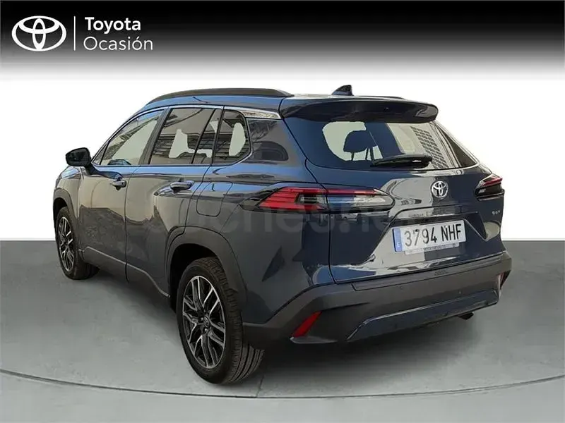 Usado Toyota Corolla Cross Style 178 CV (130 kW) 2025 Gris / plata SUV